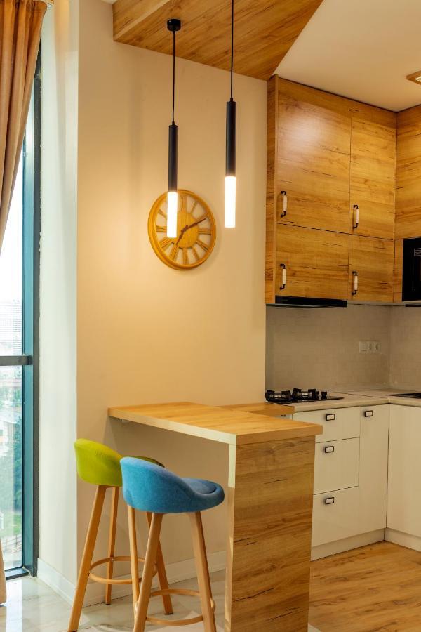 Entire Flat With City Skyline View - Two Bedrooms Batumi Exterior foto