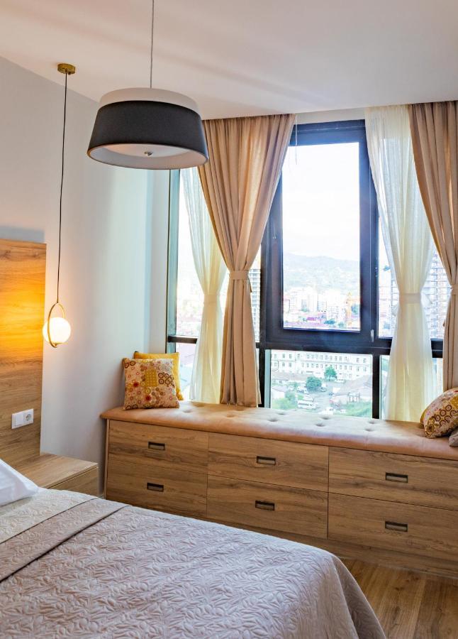 Entire Flat With City Skyline View - Two Bedrooms Batumi Exterior foto